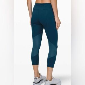 Lululemon Pace Rival Crop size 6 color night diver